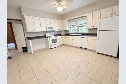 106 Monk St #1, Stoughton, MA 02072 - Photo 2