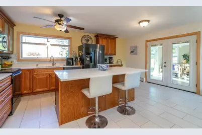 1070 Liberty St, Braintree, MA 02184 - Photo 6