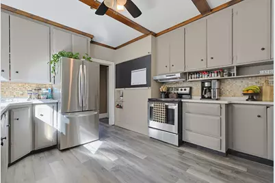 4 Cherry St, Greenfield, MA 01301 - Photo 4