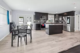 42 Ringgold St, Springfield, MA 01107 - Photo 6