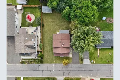 35 Lorraine St, Chicopee, MA 01013 - Photo 34