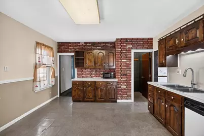 35 Lorraine St, Chicopee, MA 01013 - Photo 14