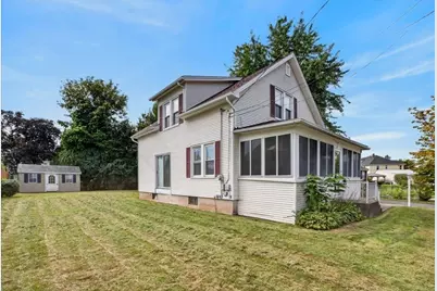 35 Lorraine St, Chicopee, MA 01013 - Photo 2