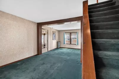 35 Lorraine St, Chicopee, MA 01013 - Photo 8