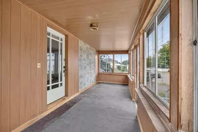 35 Lorraine St, Chicopee, MA 01013 - Photo 4