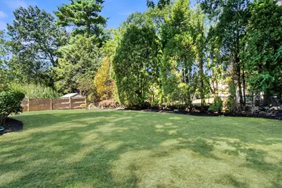 39 Robin Rd, Wakefield, MA 01880 - Photo 4