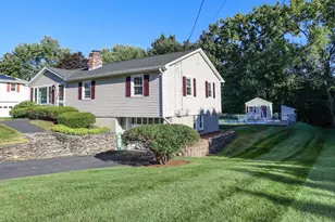 14 Brentwood Dr, Leominster, MA 01453 - Photo 4