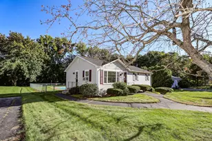 14 Brentwood Dr, Leominster, MA 01453 - Photo 2