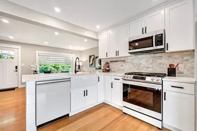 134 Washington St, Melrose, MA 02176 - Photo 10