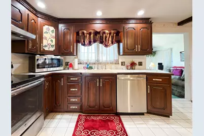 38 Amelia Pl, Revere, MA 02151 - Photo 10