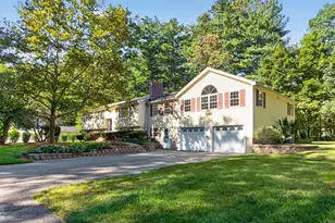 41 Buckingham Dr, Billerica, MA 01821 - Photo 1
