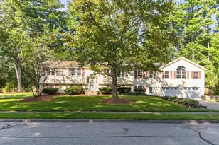 41 Buckingham Dr, Billerica, MA 01821 - Photo 2