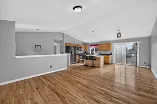 49 Shirley St, New Bedford, MA 02746 - Photo 4