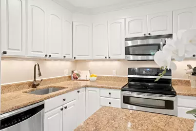 500 Northshore Rd #11A, Peabody, MA 01960 - Photo 6
