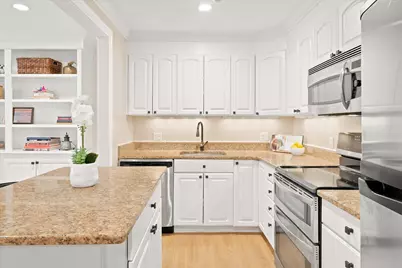 500 Northshore Rd #11A, Peabody, MA 01960 - Photo 4