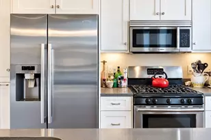 121 Pembroke St, Boston, MA 02118 - Photo 6