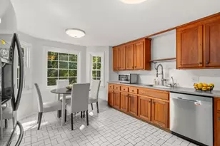 942 Salem End Rd, Framingham, MA 01702 - Photo 6
