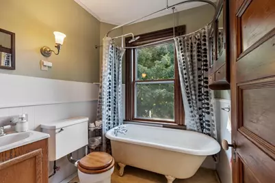 26 Walnut Pl, Newton, MA 02460 - Photo 24