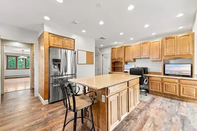 70 Hovey St, Watertown, MA 02472 - Photo 6