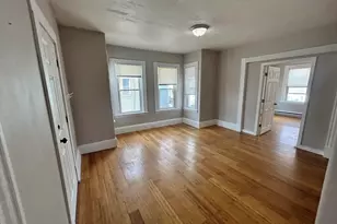35 Newcomb Pl, Taunton, MA 02780 - Photo 6