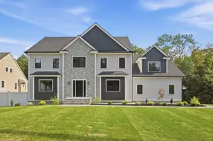 11 Lexington St, Burlington, MA 01803 - Photo 2
