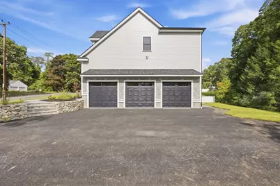 11 Lexington St, Burlington, MA 01803 - Photo 36