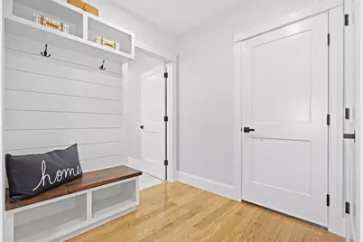 11 Lexington St, Burlington, MA 01803 - Photo 16