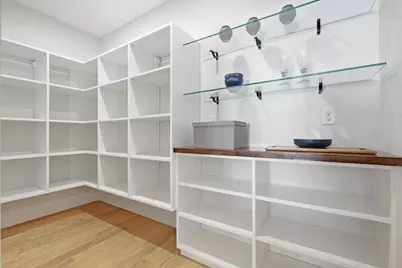 11 Lexington St, Burlington, MA 01803 - Photo 10