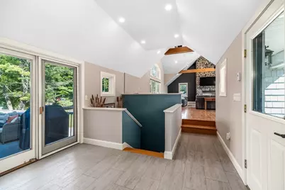 44 Warren St, Georgetown, MA 01833 - Photo 8