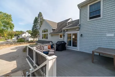 44 Warren St, Georgetown, MA 01833 - Photo 4