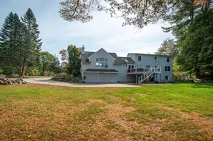 44 Warren St, Georgetown, MA 01833 - Photo 22