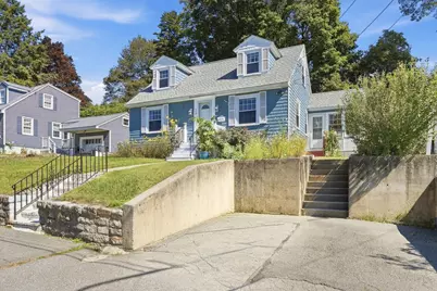 119 Beech St, Lowell, MA 01850 - Photo 2