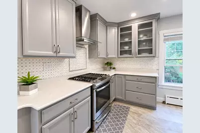 10-12 Bradbury Ave, Medford, MA 02155 - Photo 12