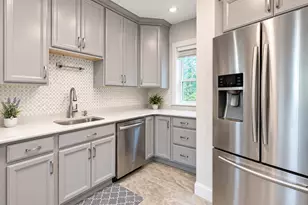10-12 Bradbury Ave, Medford, MA 02155 - Photo 10
