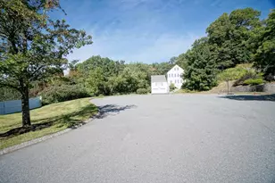 5 Overlook Cir, Haverhill, MA 01835 - Photo 4