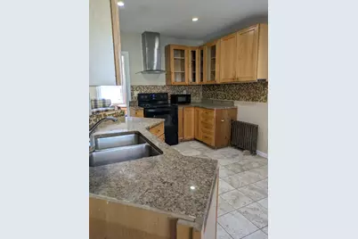 210 Albemarle St, Springfield, MA 01109 - Photo 2