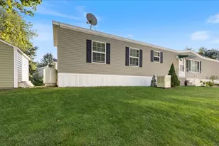 22 Willow Rd, Newton, NH 03858 - Photo 2