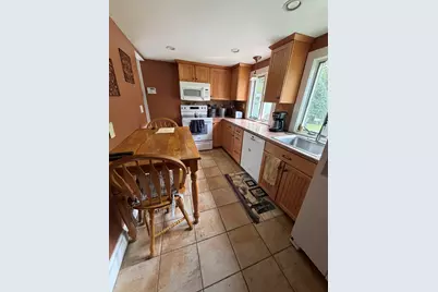 211 Alger St, Brockton, MA 02302 - Photo 6
