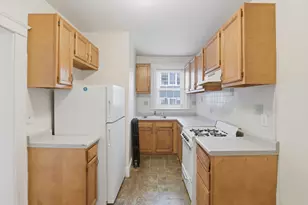 17 Greenleaf St, Quincy, MA 02169 - Photo 2