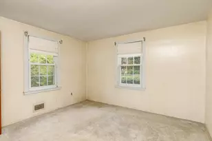 255 Pleasant St, Lunenburg, MA 01462 - Photo 6