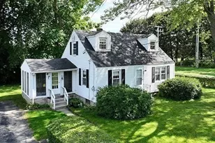255 Pleasant St, Lunenburg, MA 01462 - Photo 16