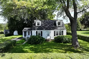 255 Pleasant St, Lunenburg, MA 01462 - Photo 2