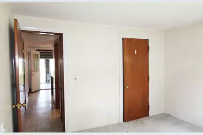 255 Pleasant Street, Lunenburg, MA 01462 - Photo 10