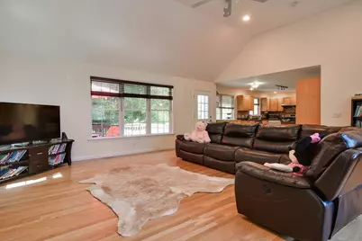 18 Pilgrim Rd, Ashland, MA 01721 - Photo 14