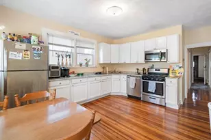 17 Dow St, Somerville, MA 02144 - Photo 4