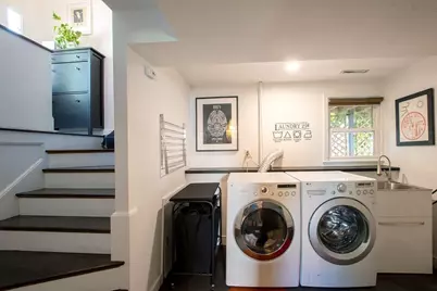 25 Bexley Rd, Boston, MA 02131 - Photo 18