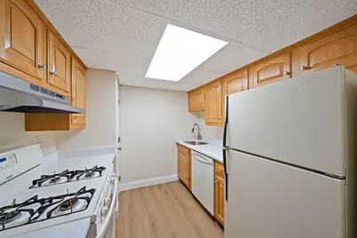 18 Kingswood Dr #5, Abington, MA 02351 - Photo 4