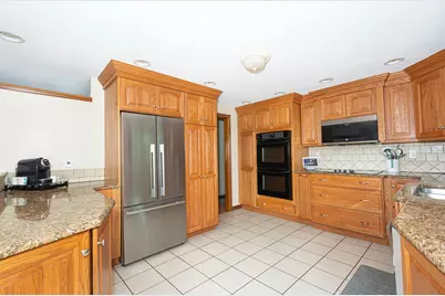 4 Carter Rd, Worcester, MA 01609 - Photo 8