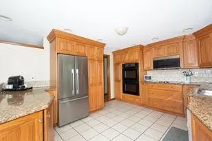 4 Carter Rd, Worcester, MA 01609 - Photo 8