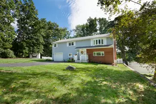 4 Carter Rd, Worcester, MA 01609 - Photo 2